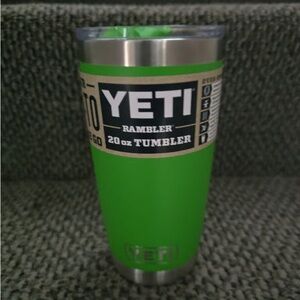 YETI Rambler 20 oz Bright Green Tumbler